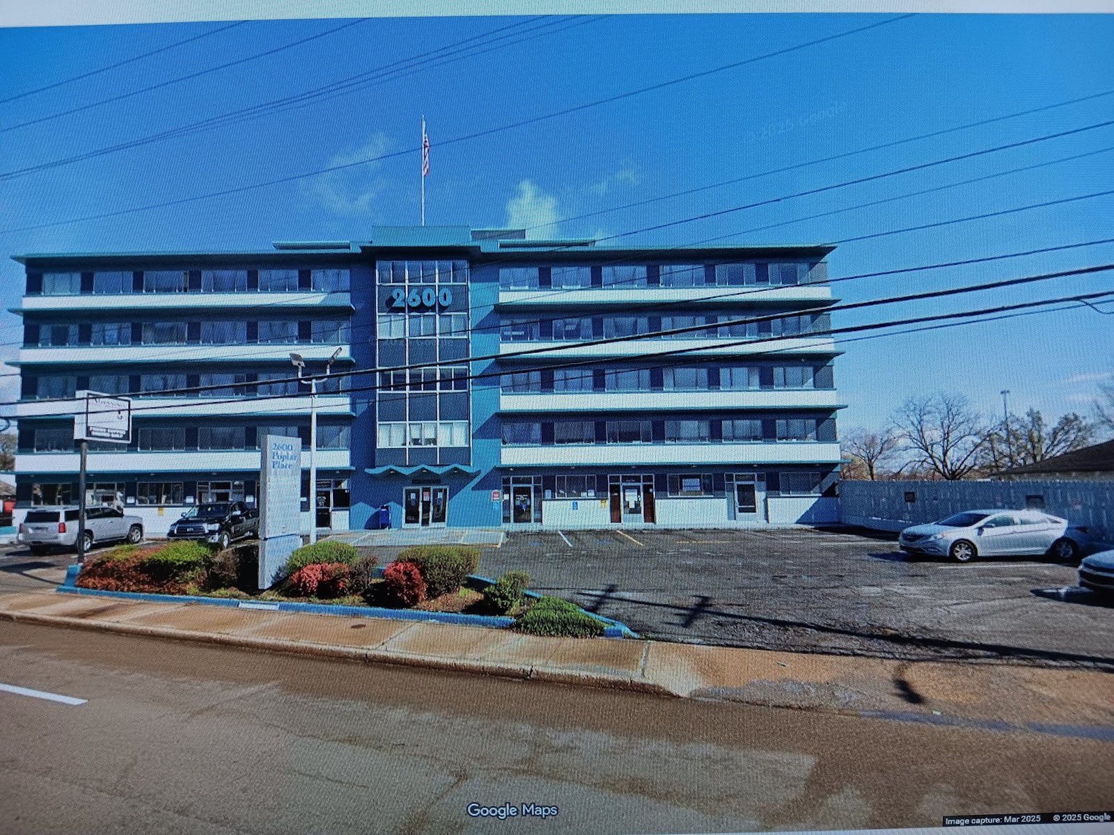 2600 Poplar Avenue building exterior